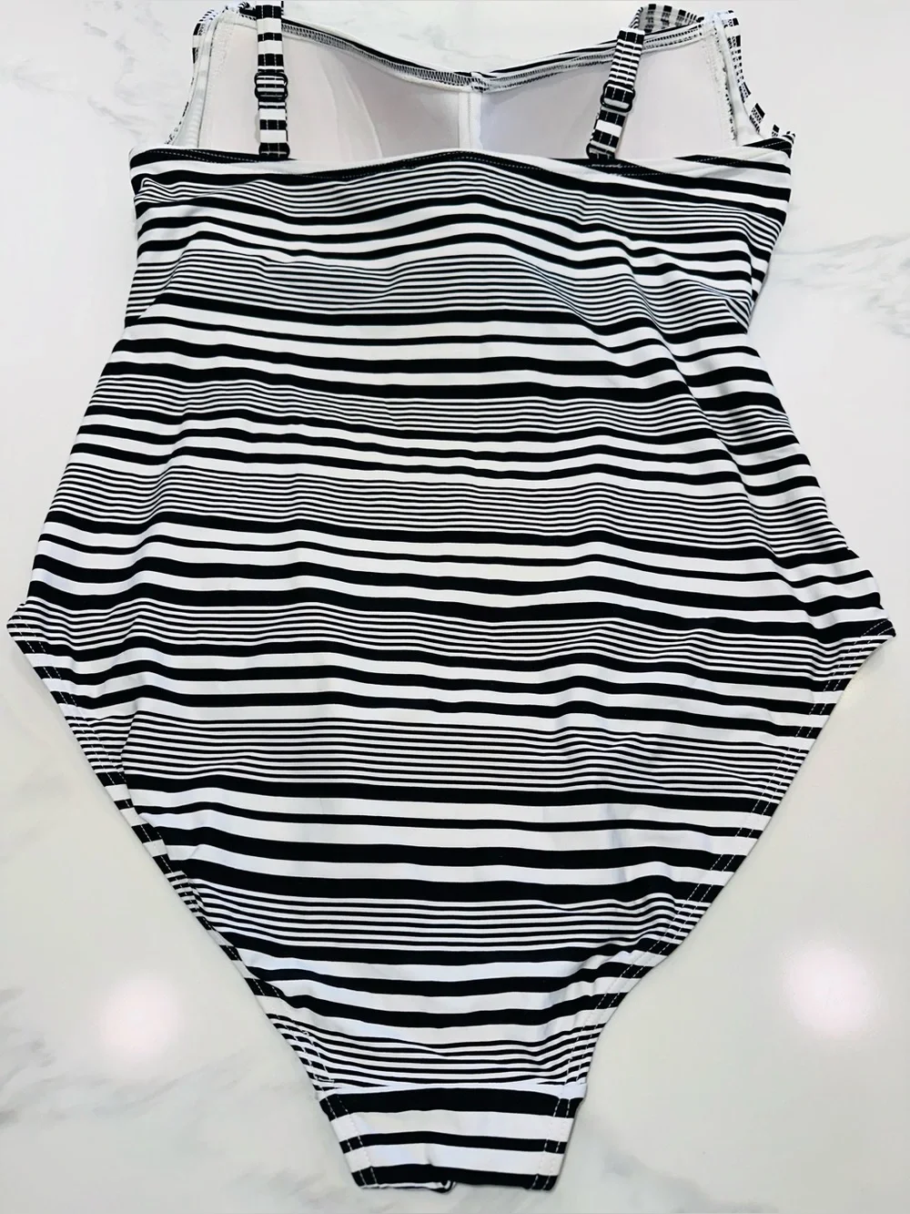 NIP TICK SIZE 10~STRIPE MIRACLE SUIT SWIMSUIT BATHING SUIT  Nip Tuck Bond-Eye